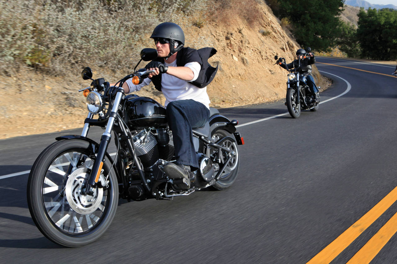 2011-Harley-Davidson-Blackline-action-2.jpg