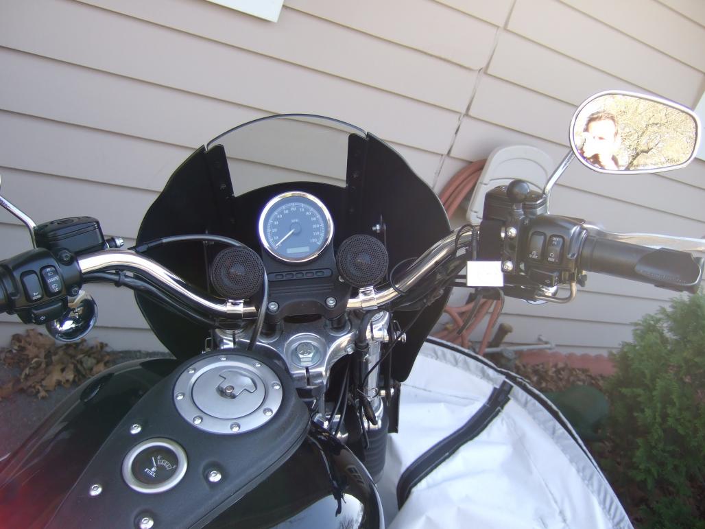 Speakers on my Dyna...AWESOME!!! - Harley Davidson Forums