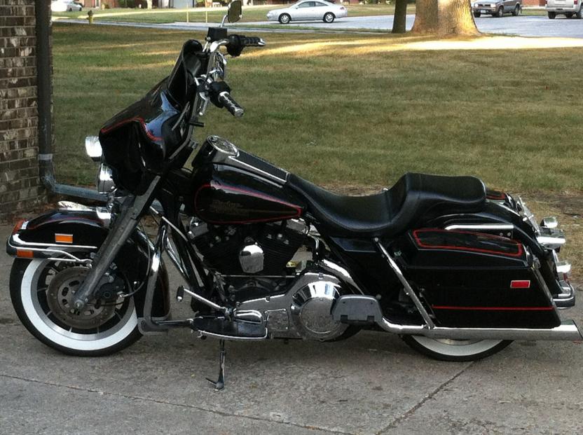 My first month w/ my first Harley: 1989 Electraglide Ultra Classic