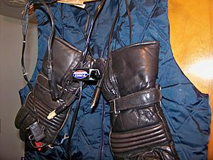Widder electric vest and elec gloves-100_1543.jpg