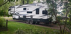 Who is pulling a fifth wheel toy hauler ?-20180914_085924.jpg