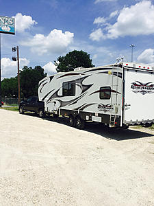 Who is pulling a fifth wheel toy hauler ?-photo776.jpg