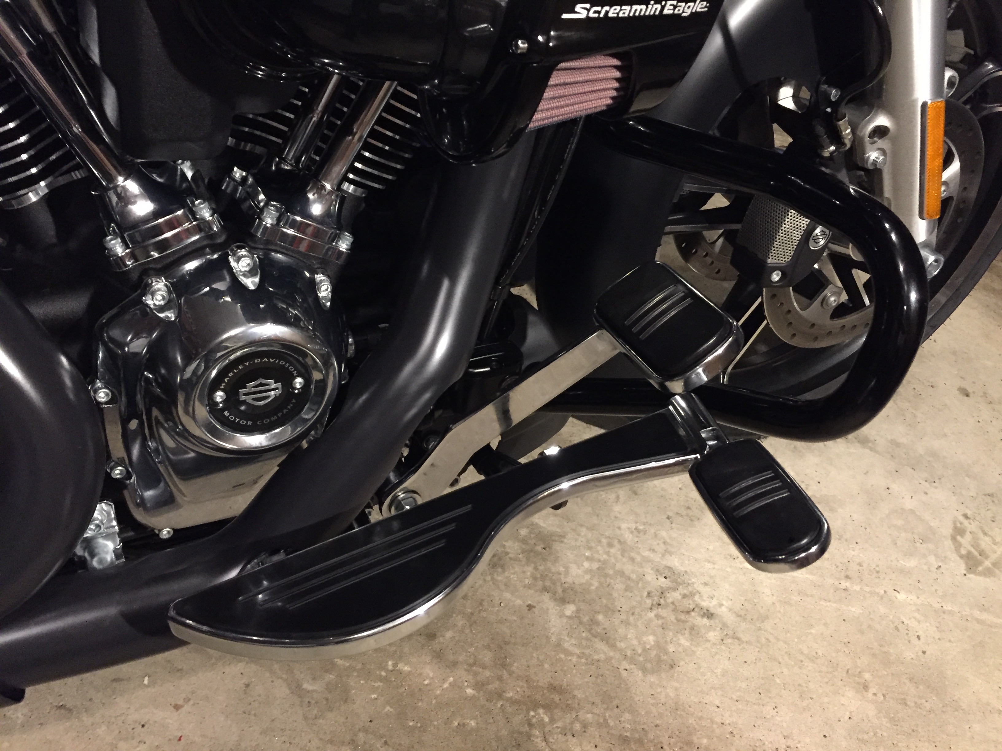 Road Glide Chopped Engine Guard With Highway Pegs Harley Davidson Forums