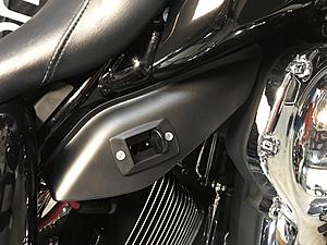 '17 Road King with adj backrest: mid-frame air deflectors?-img_2182.jpg