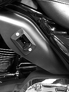 '17 Road King with adj backrest: mid-frame air deflectors?-img_2182.jpg