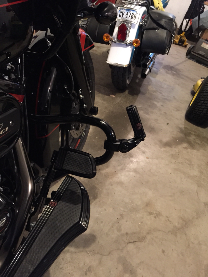Road Glide Chopped Engine Guard With Highway Pegs Page 2 Harley Davidson Forums