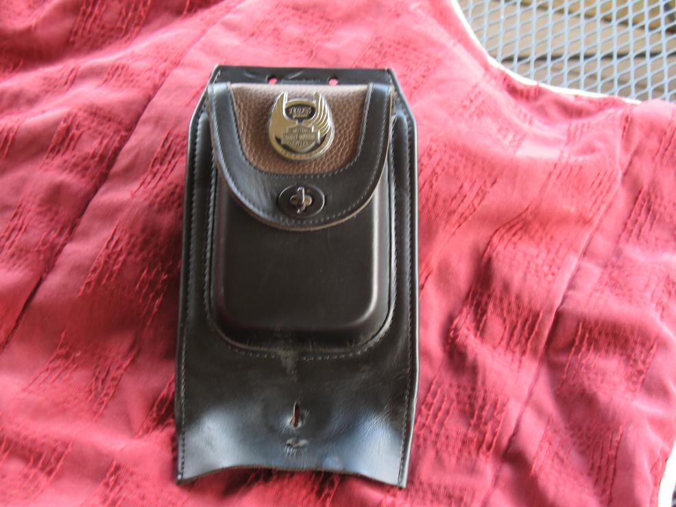 Late model Heritage Seat and Console tank pouch - Harley Davidson Forums
