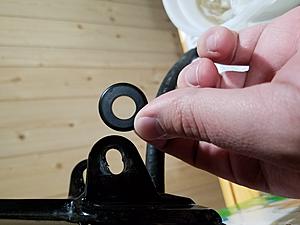 883 fuel tank mounting question-20180202_114701.jpg