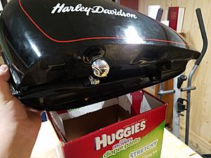 883 fuel tank mounting question-20180202_070359.jpg