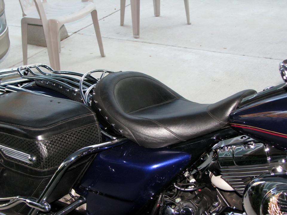 Mustang solo with adjustable backrest anyone ? Pics ...