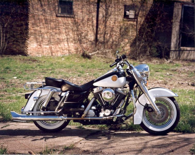 Anyone have photos of their Road King without the 