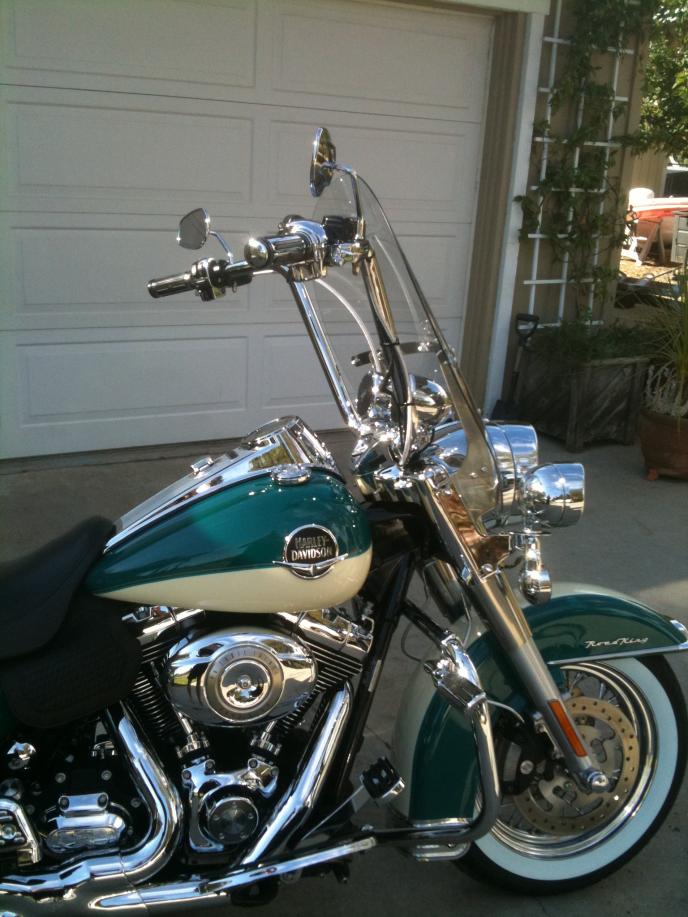 16'' or 18" ape hangers on a road king with a windshield? pi...