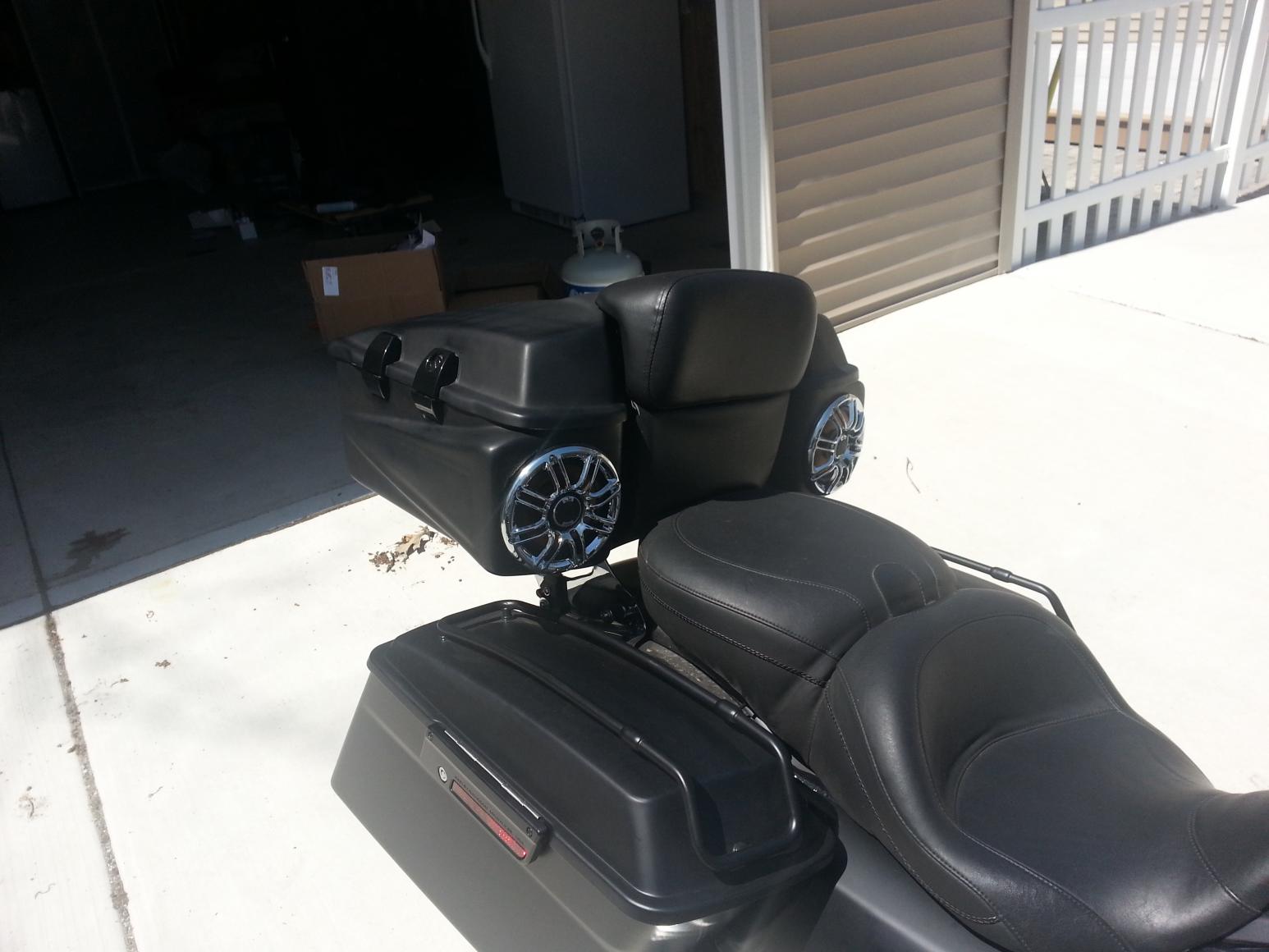 street glide tour pack with speakers