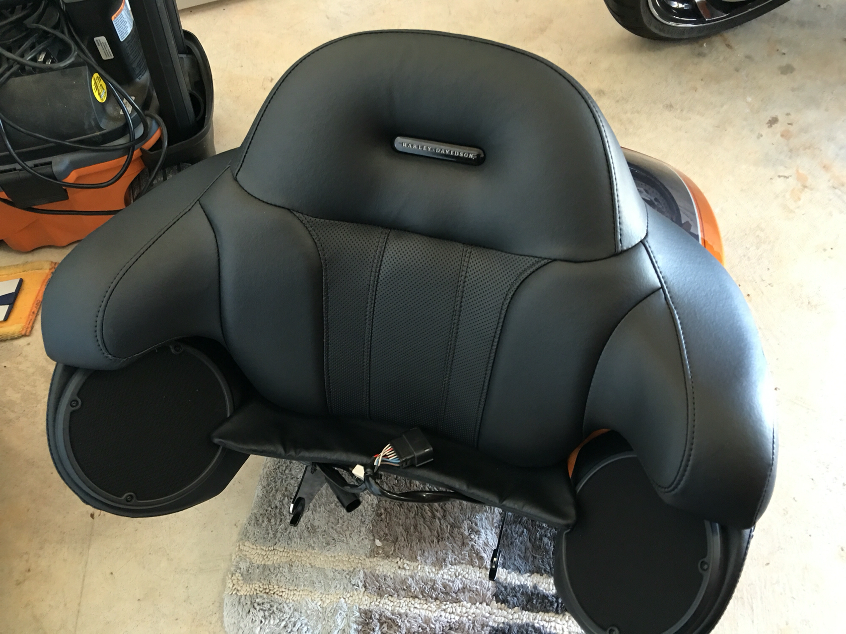 Heated CVO Seat, Backrest, and Tourpak Backrest - Harley Davidson Forums