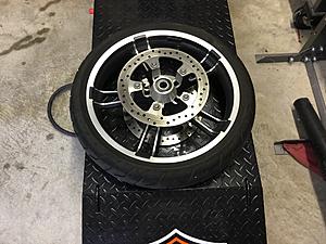 2016 flhxs (sgs) front wheel-img_0234.jpg