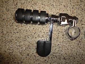 Kuryakyn 1-1/4&quot; Highway Clamps with ISO Pegs and Heel Rest-dsc02809.jpg