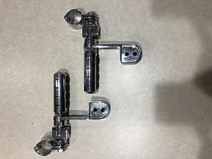 Kuryakyn Highway Pegs 1-1/4&quot; Magnum Quick Clamps with ISO Pegs with Stirrups-photo888.jpg
