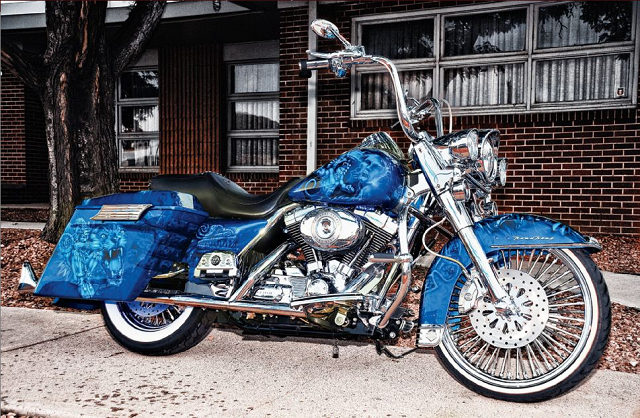 This Harley-Davidson Road King is a Rolling Tribute to a Beloved Father