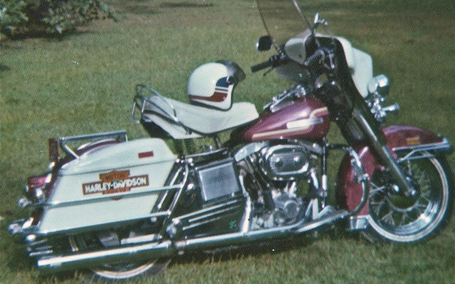 BUILDUP A 1975 Harley-Davidson FLH Generational Project