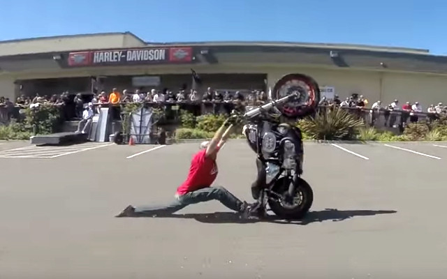 Two Harley-Davidson Riders Do Some Insane Stunts!