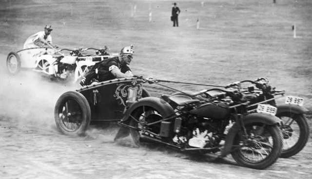 motorcyclechariotracing640