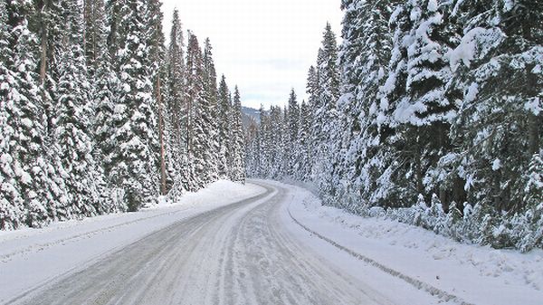 snow-covered-road