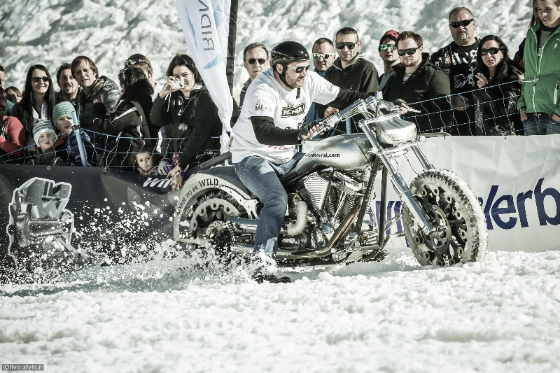 HDForums-Snow-Harley