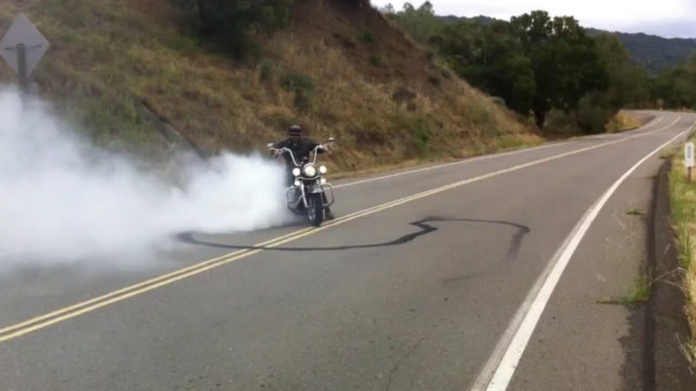 Harley Road King Police Special Burns Rubber (Video)