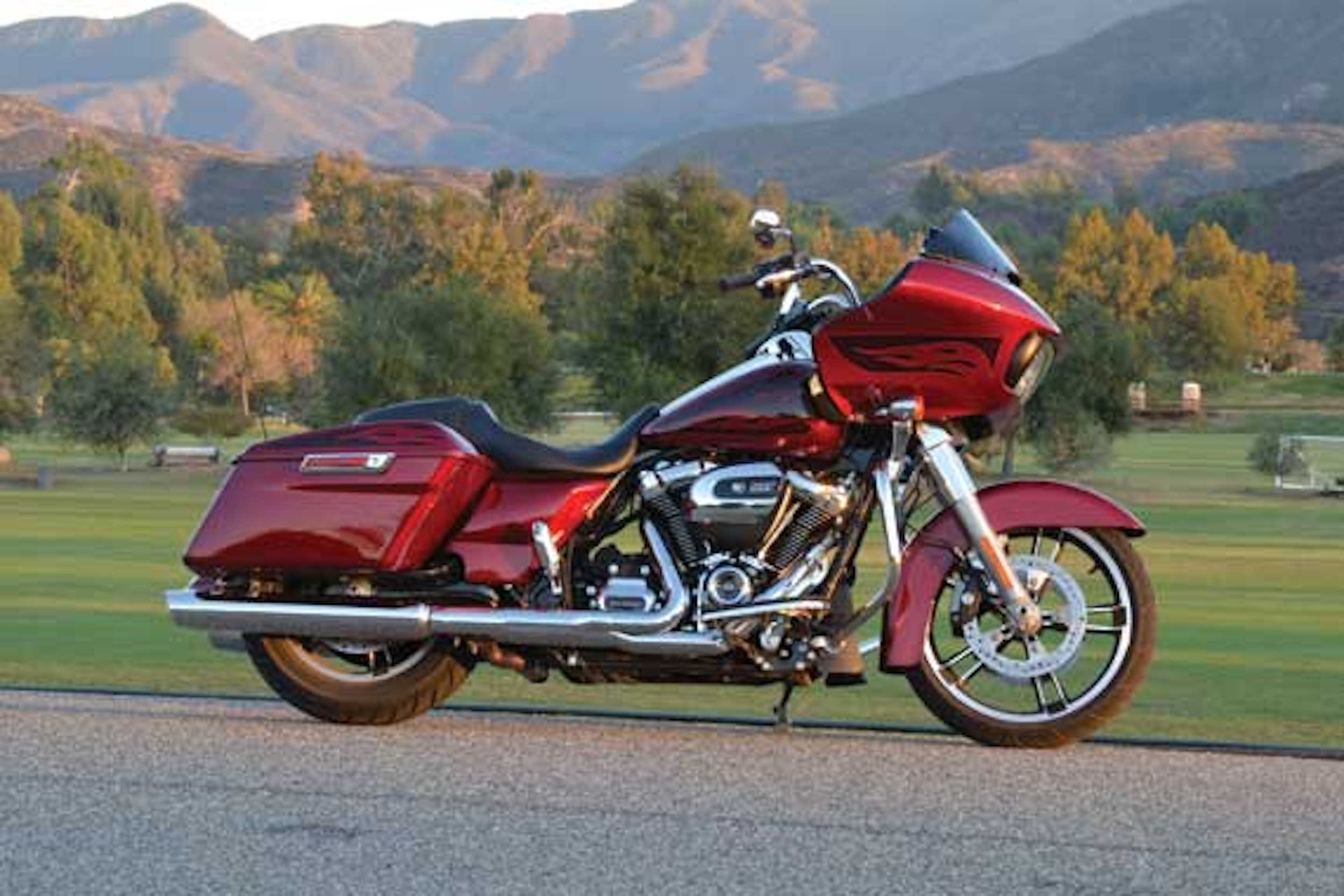 2017 FLTRXS Road Glide Special Impresses 'American Iron ...