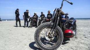 Vintage Harleys Invade Beach for Race of Gentlemen