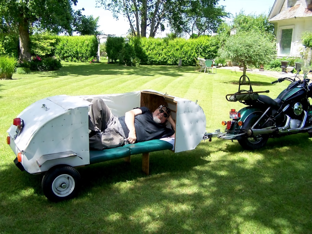 Clever Motorcycle Trailer Design