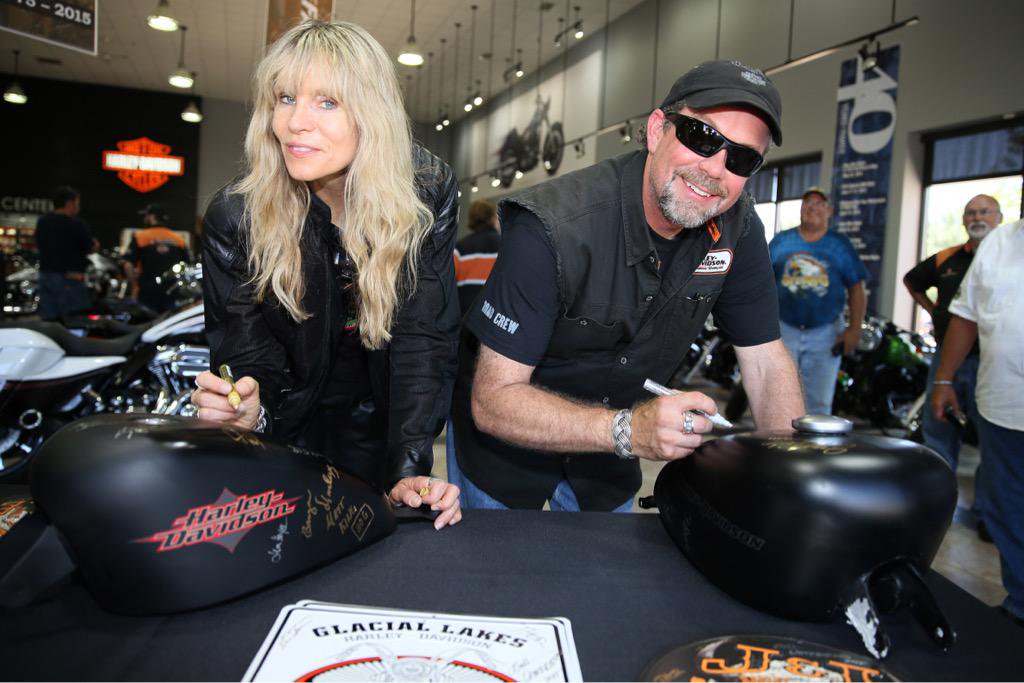 Bill-and-Karen-Davidson-Ride-Home