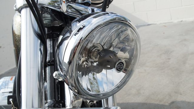 Harley Davidson Dyna Glide: How to Replace Headlight Bulb