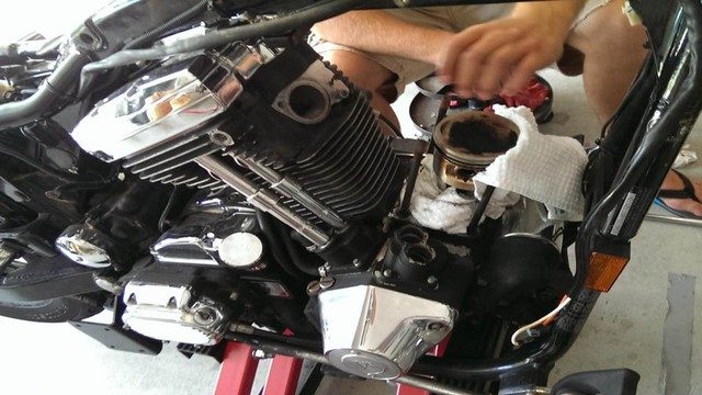 Harley Davidson Dyna Glide: Engine Noise Diagnostic Guide