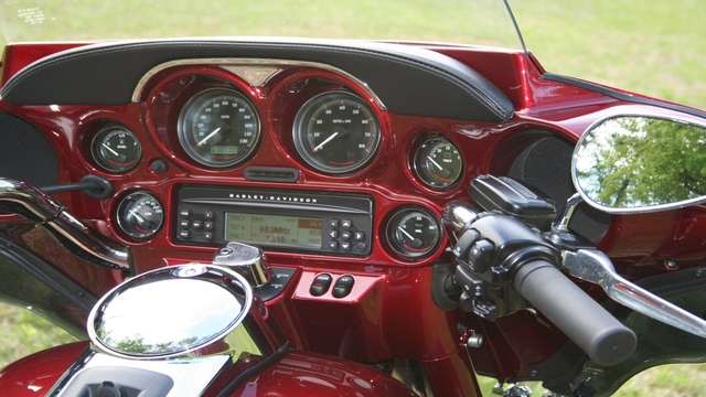 Harley Davidson Touring: How to Remove Inner Fairings