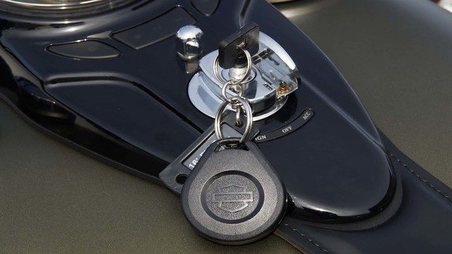Harley Davidson Dyna Glide: How to Program Key Fob