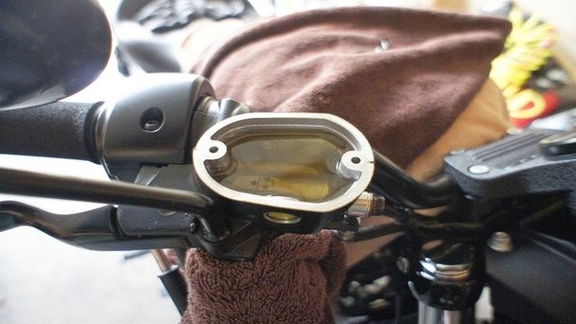 Harley Davidson Softail: How to Replace Brake Master Cylinder