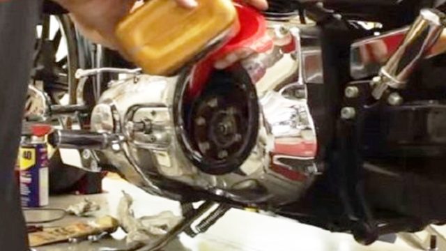 Harley Davidson Touring: How to Change Primary Chain Oil