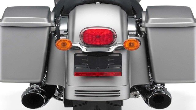 Harley Davidson Touring: How to Replace Tail Lights