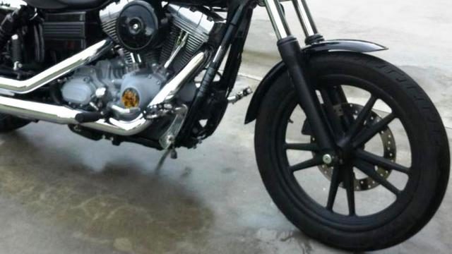 Harley Davidson Dyna Glide: How to Paint Your Rims Using Plasti Dip