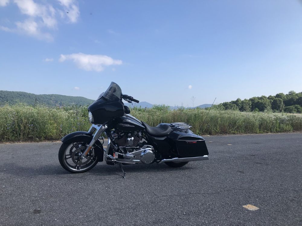 Let's See Those Solo Street Glides!