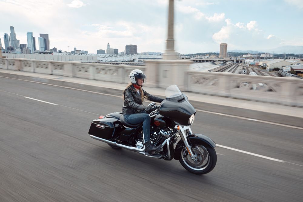 <i>H-D Forums</i> Asks: Where Do You Mount Your E-Z Pass?