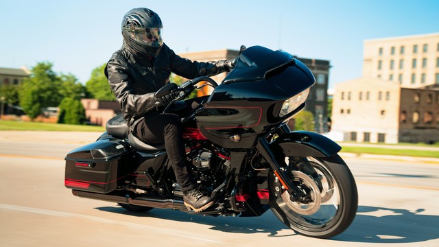 Closer Look at the 2021 CVO Road Glide