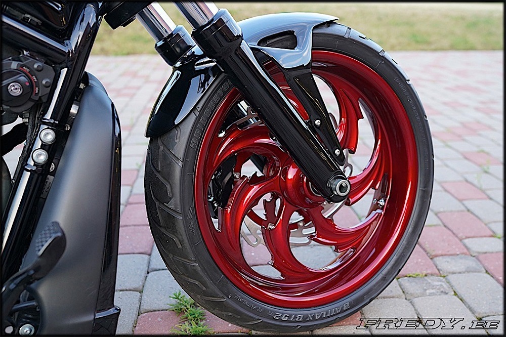 Meet the 'Mutant' Harley Davidson V-Rod Custom