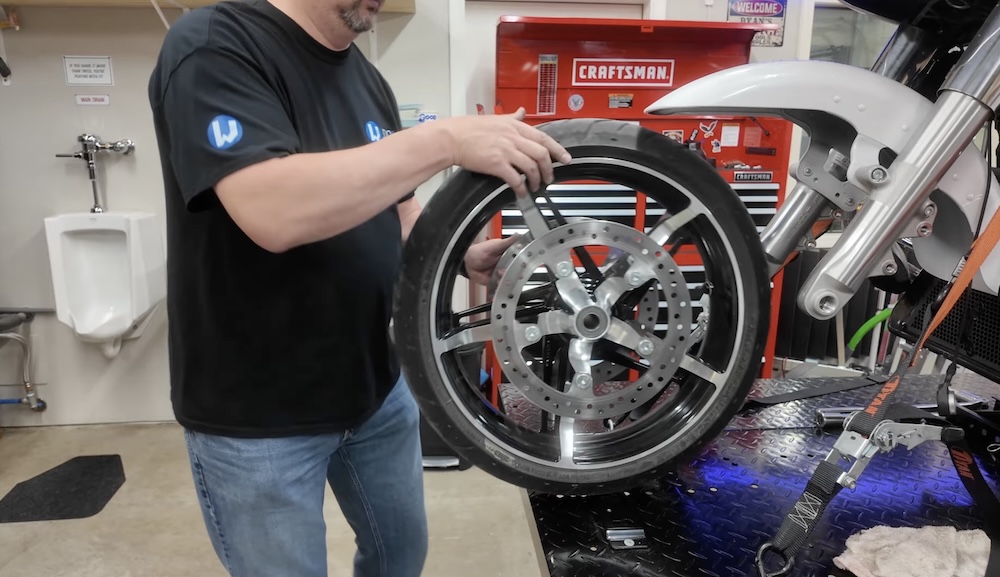 2024+ Harley-Davidson Touring - How to Remove the Front Wheel